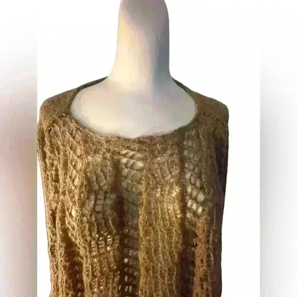 Open knit sweater perfect for layering - Picture 8 of 8